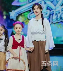 新版小燕子李晟综艺节目(三个小燕子谁的演得好)