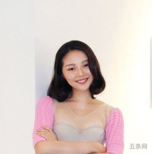 浅浅网红黑历史(浅浅princess晚礼服参加活动)